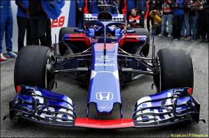 Презентации новых машин: Toro Rosso STR13