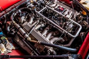 Редчайший спорткар Jaguar с тюнингом продают по цене Toyota Prado