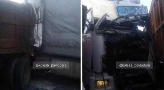 "Фура всмятку": Водитель чудом остался жив в ДТП в Павлодарской области 
