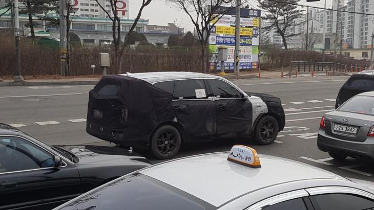 Большой внедорожник KIA Telluride «спалился» на тестах
