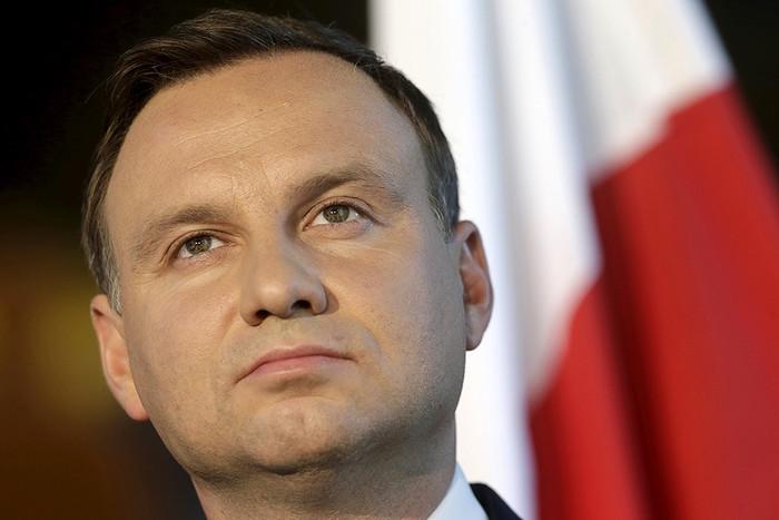 СМИ: президент Польши попал в ДТП
