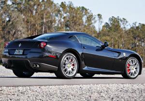 Одну из тридцати Ferrari 599 с «механикой» выставили на торги