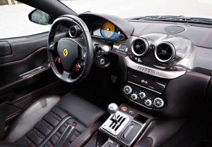 Одну из тридцати Ferrari 599 с «механикой» выставили на торги