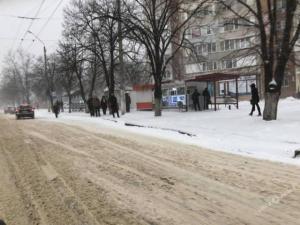 Одессу постепенно засыпает снегом: ситуация на дорогах