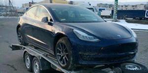 Первый в Европе электрокар Tesla Model 3 засветился в Украине