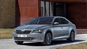 Гибридный Skoda Superb PHEV представят в 2019 году