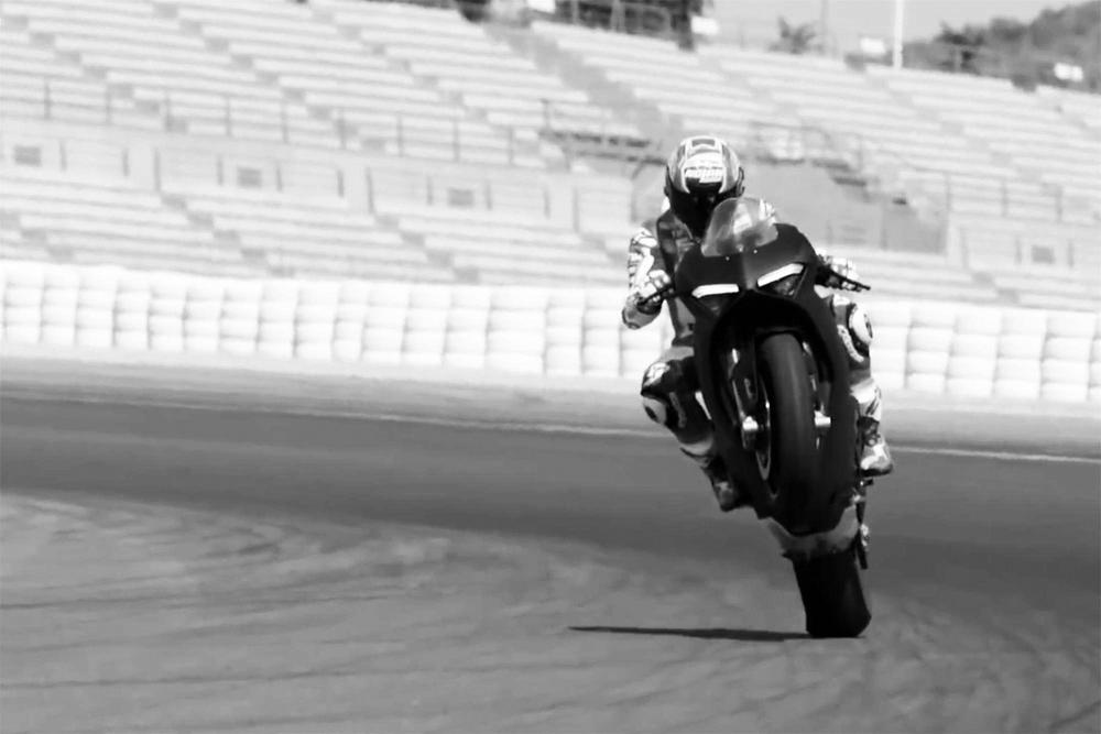 Кейси Стоунер протестировал супербайк Ducati Panigale V4