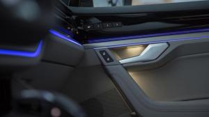 Volkswagen показал интерьер нового Touareg