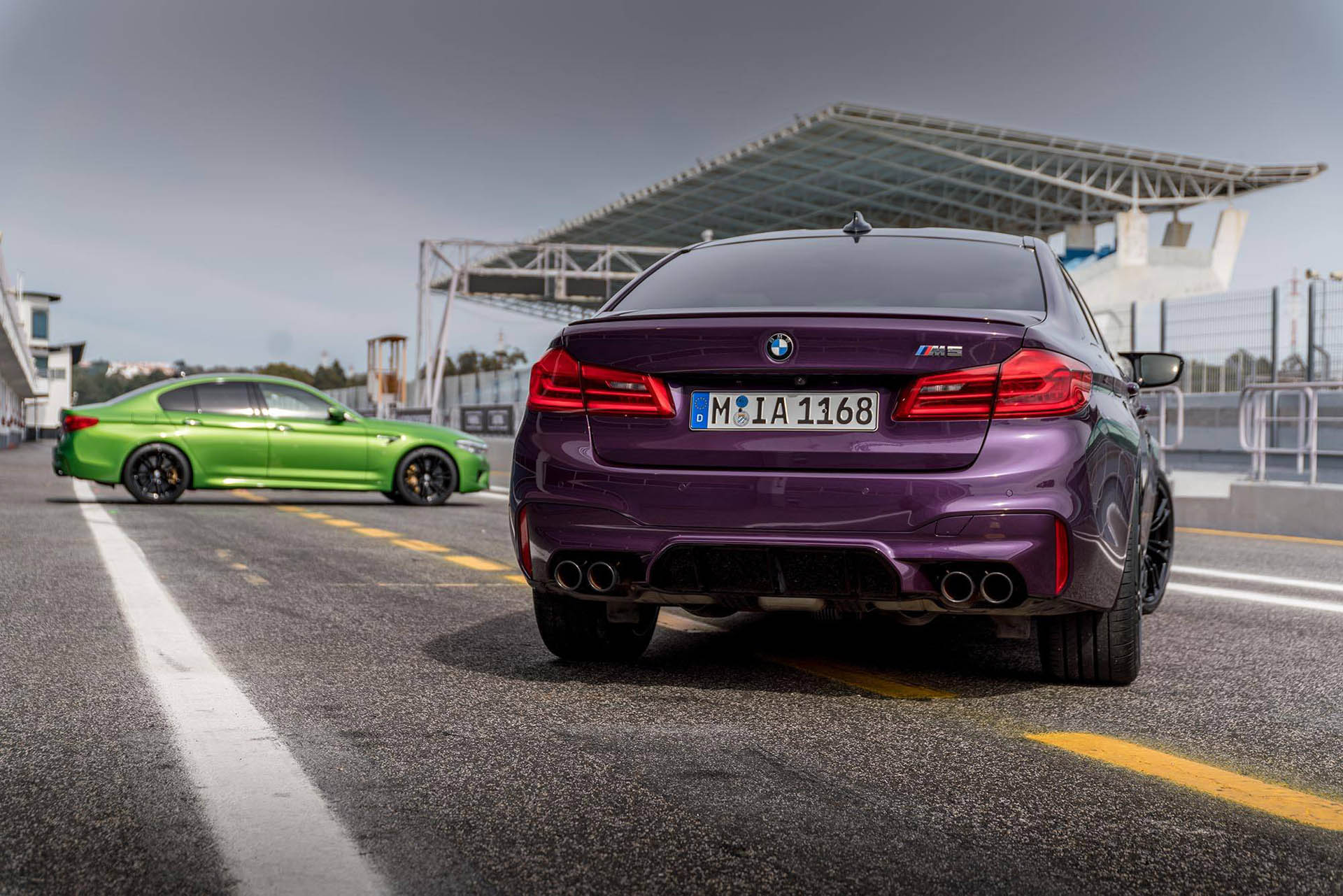Новая BMW M5 получила стильные и очень сочные цвета