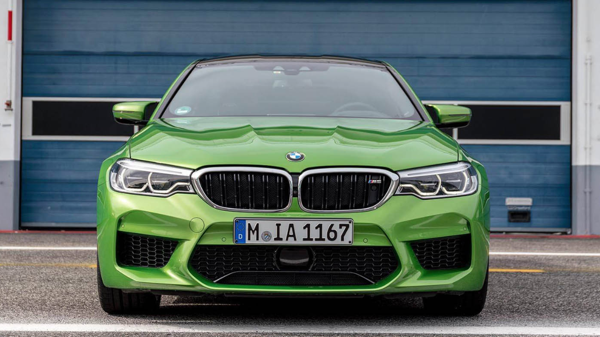 Новая BMW M5 получила стильные и очень сочные цвета