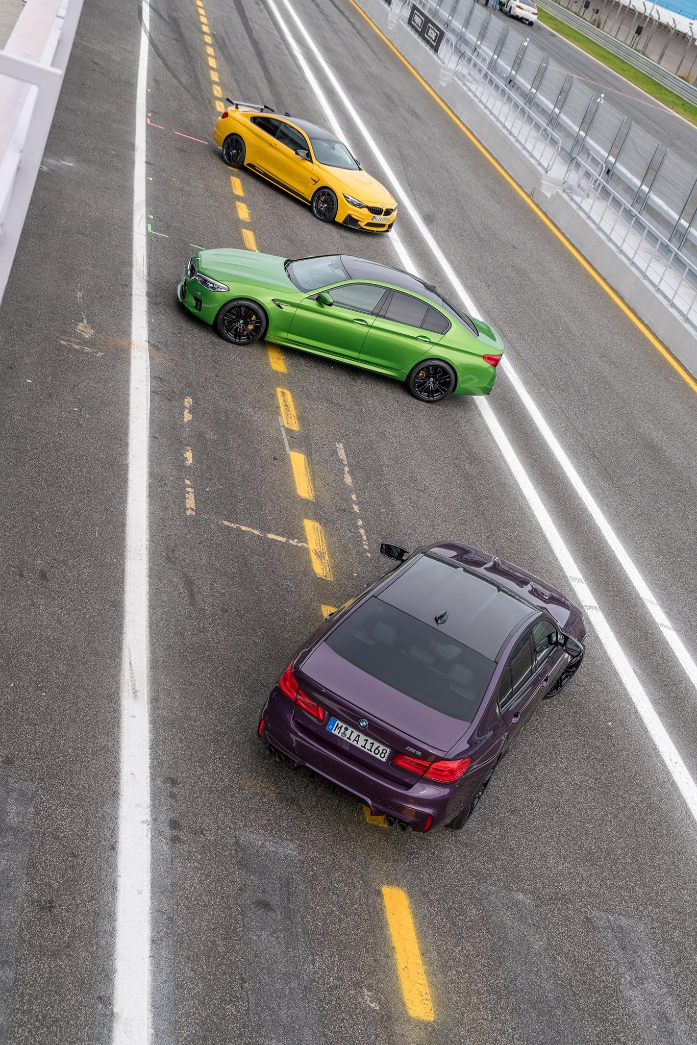 Новая BMW M5 получила стильные и очень сочные цвета