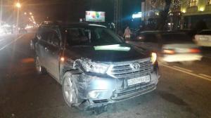 Пьяный водитель Mercedes устроил массовое ДТП в Алматы