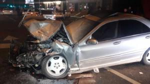 Пьяный водитель Mercedes устроил массовое ДТП в Алматы