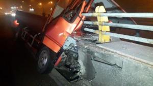 Пьяный парень угнал грузовик и попал в ДТП в Алматы