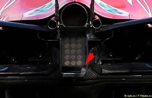 Почему машины с моторами Ferrari сильно дымят?
