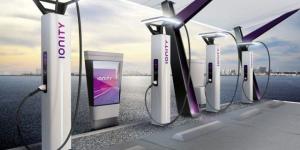BMW, Daimler, Ford и VW показали, как будут выглядеть их электрозаправки
