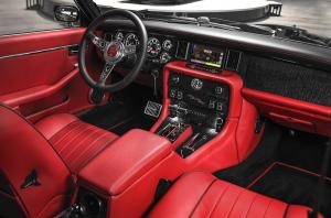 Jaguar модернизировал классический XJ для ударника Iron Maiden