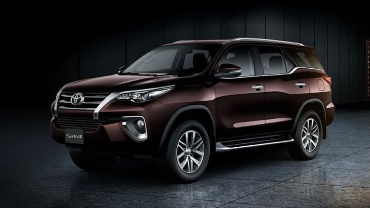 Внедорожник Toyota Fortuner получил роскошную версию
