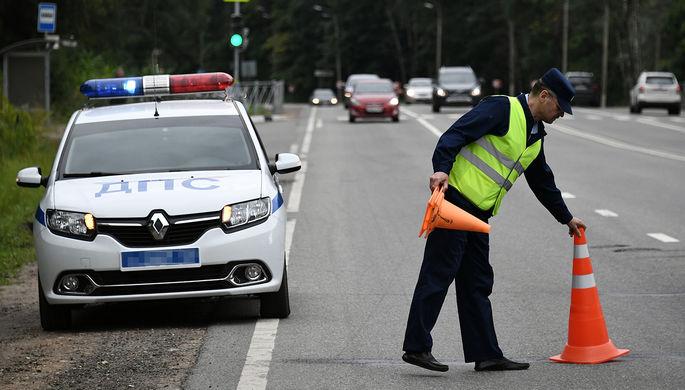 Из-за ДТП с двумя грузовиками ограничили движение на Ленинградском шоссе