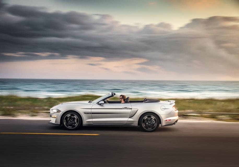 Спецверсию Ford Mustang посвятили 50-летнему спорткару