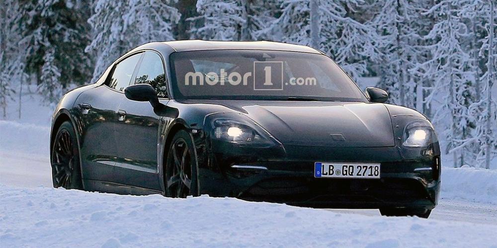 Испытания первого электрокара Porsche показали на видео