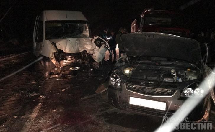 В Курской области в ДТП с маршруткой погибли четыре человека