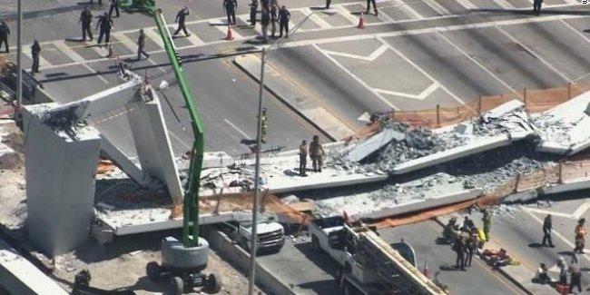 В Майами мост обрушился прямо на автомобили
