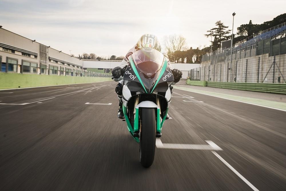 Energica Ego Corsa - официальный электроцикл FIM Enel MotoE 2019