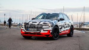 Audi озвучила минимальную стоимость электрокроссовера E-Tron
