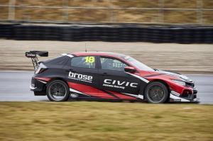 Команды Кубка Мира WTCR провели тесты в Зандворте