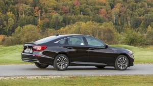 Honda запускает продажи гибридного седана Accord