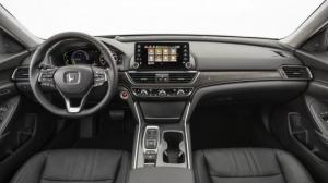 Honda запускает продажи гибридного седана Accord