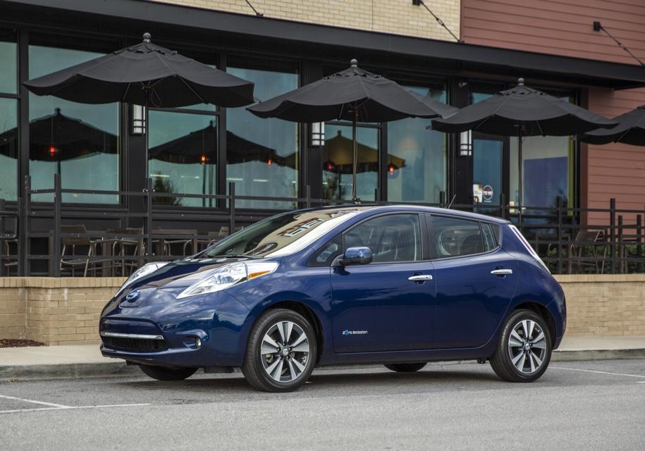 За пять лет Nissan Leaf дешевеет в десять раз
