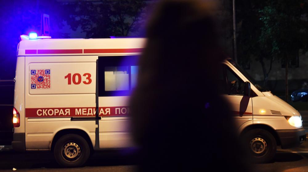 В Москве автомобиль въехал в остановку
