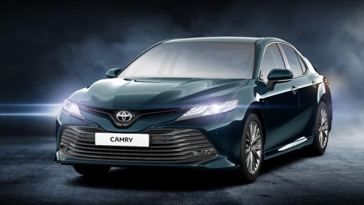 Toyota анонсировала старт российских продаж нового Camry
