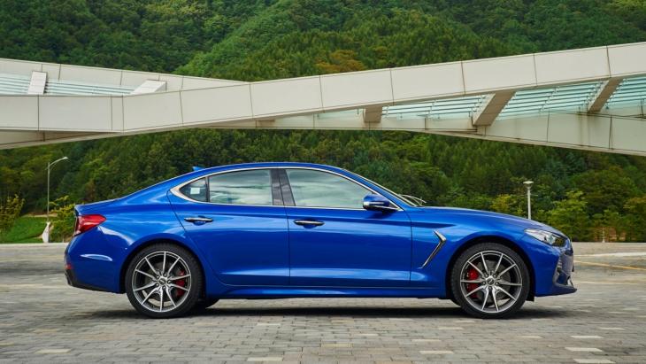 В России анонсирована премьера седана Genesis G70
