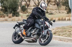 Шпионские фото KTM Super Duke R 2019
