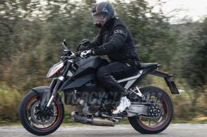 Шпионские фото KTM Super Duke R 2019
