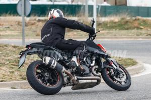 Шпионские фото KTM Super Duke R 2019