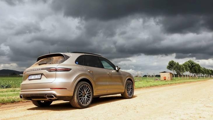 Porsche показал гибридный внедорожник Cayenne E-Hybrid