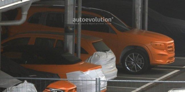 Дизайн нового кроссовера Mercedes-Benz показали на макете для краш-тестов