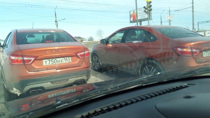 Кросс-седаны Lada Vesta Cross замечены без камуфляжа в Тольятти