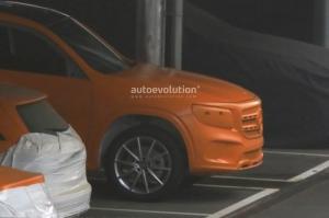 Дизайн нового кроссовера Mercedes-Benz показали на макете для краш-тестов