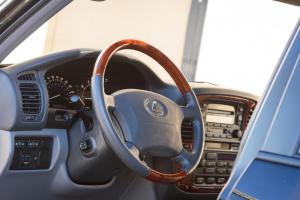 «Новый» Lexus LX470 выставили на продажу за $129 тысяч