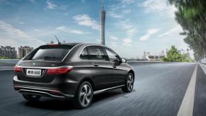 Daimler и BYD запустили совместный электрокар с запасом хода 500 километров