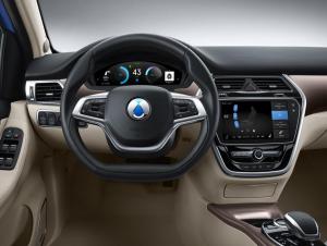 Daimler и BYD запустили совместный электрокар с запасом хода 500 километров