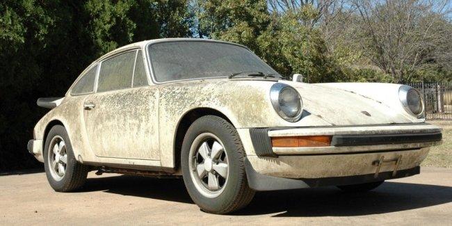 Забытый Porsche, который покрылся мхом и водорослями, выставили на eBay