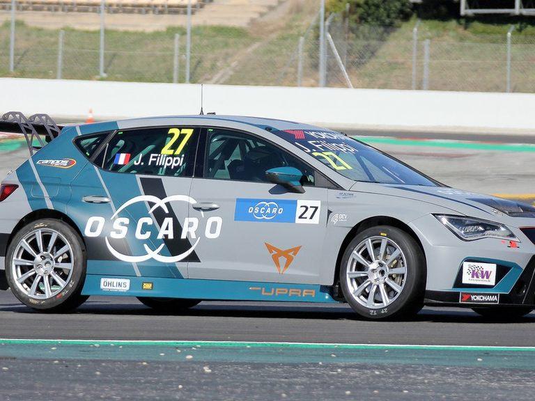 Джон Филиппи показал лучшее время на предсезнных тестах WTCR в Барселоне