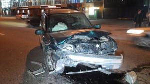 Три человека пострадали в лобовом ДТП в Алматы 