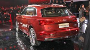 Audi представила длиннобазный кроссовер Q5 L